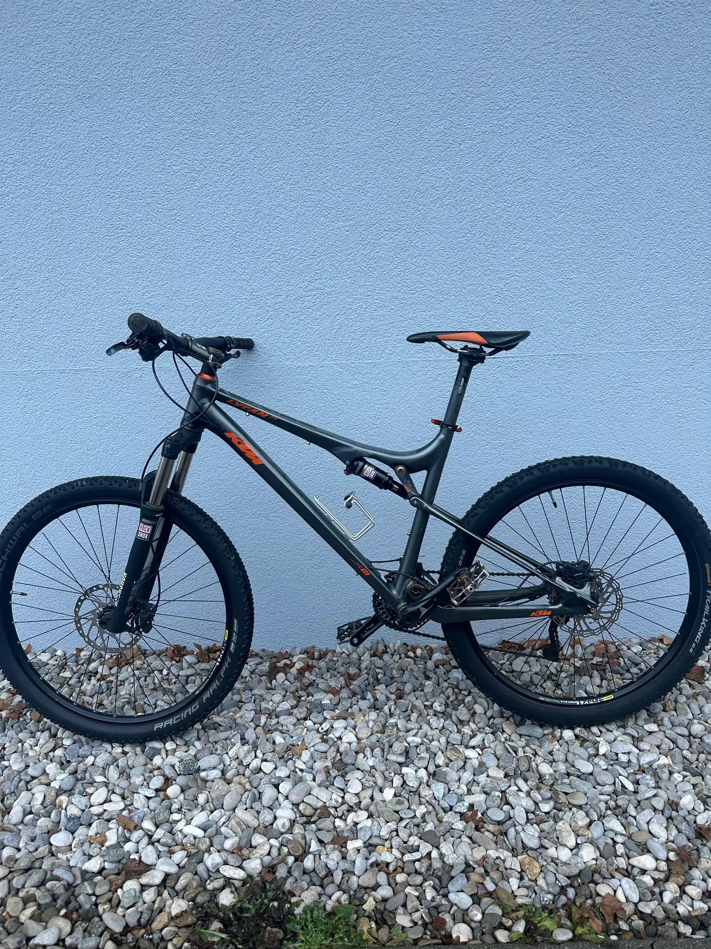 Gebrauchtes KTM Lycan 274 mit 27,5-Zoll-Laufrädern, RockShox-Fahrwerk und Scheibenbremsen